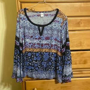 Striking colorful long sleeve top
